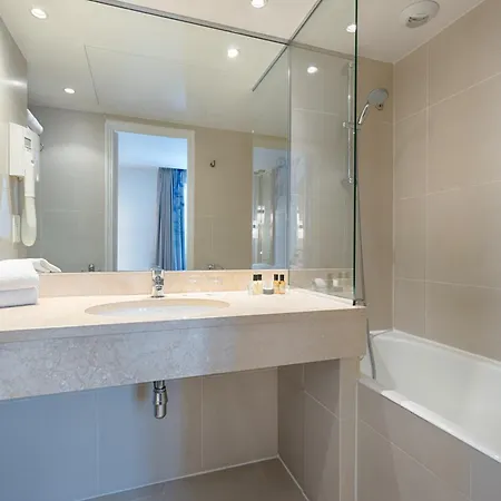 A La Des Artistes 3* Parijs