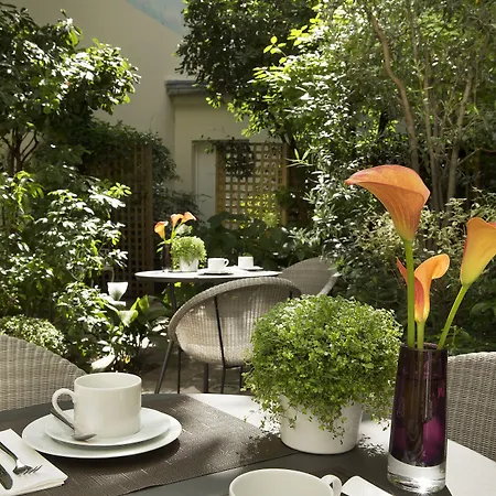 A La Des Artistes Hotel