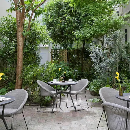 A La Des Artistes 3*