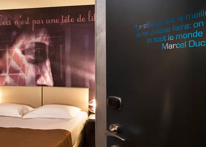 A La Des Artistes 3*