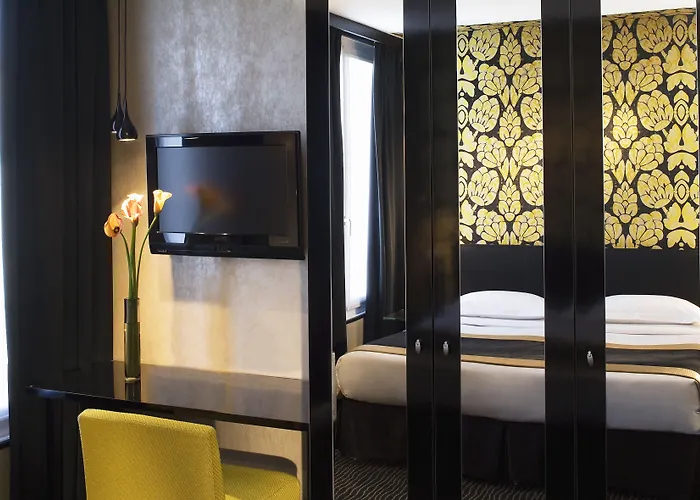 A La Des Artistes Hotel 3*