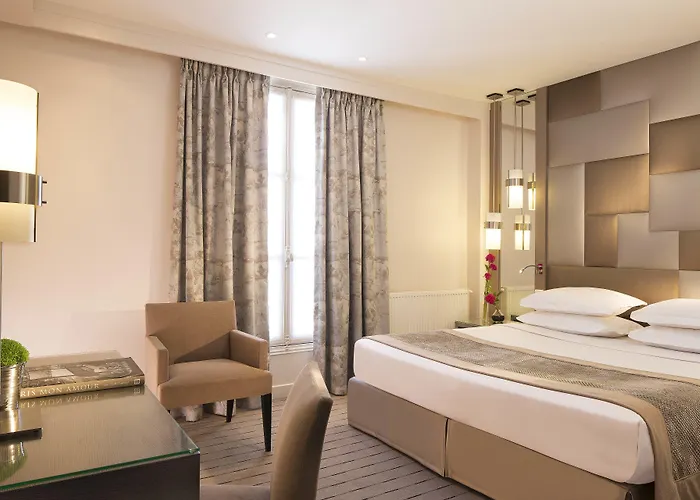 A La Des Artistes 3*