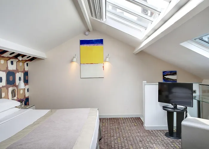 A La Des Artistes Parijs