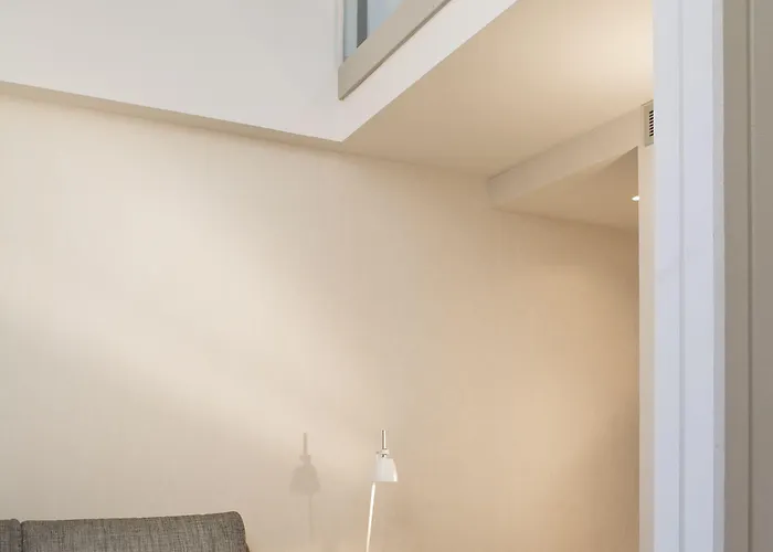 A La Des Artistes 3*