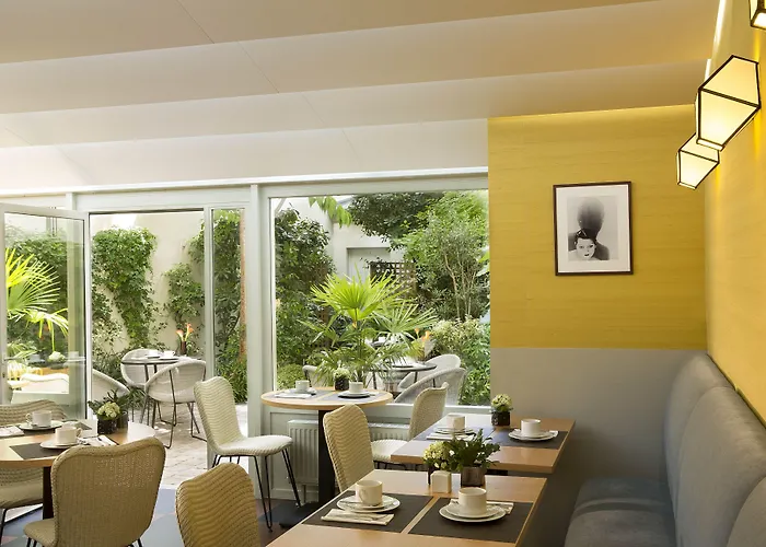 A La Des Artistes Hotel