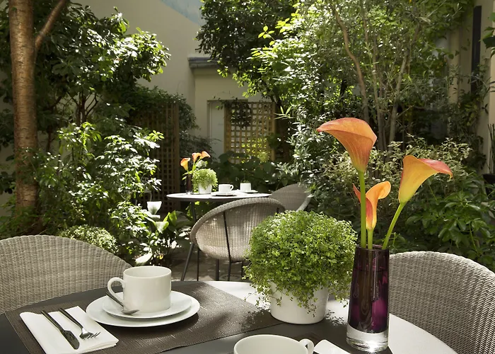 A La Des Artistes Hotel