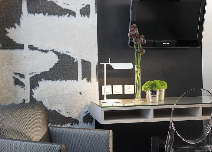 A La Des Artistes Hotel 3*