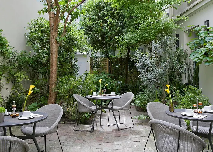 A La Des Artistes 3*