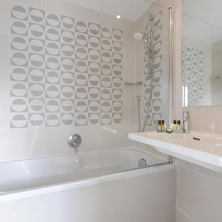 إيه لا ديس أرتيستس فندق