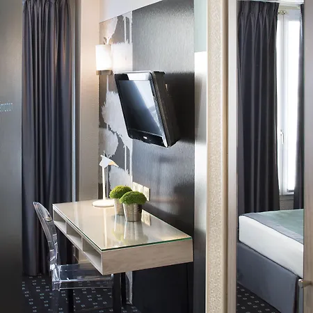 إيه لا ديس أرتيستس فندق باريس