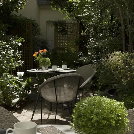 Hotel A La Des Artistes Paris