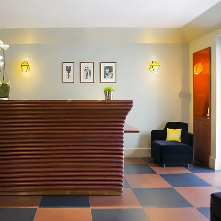 A La Des Artistes 3*