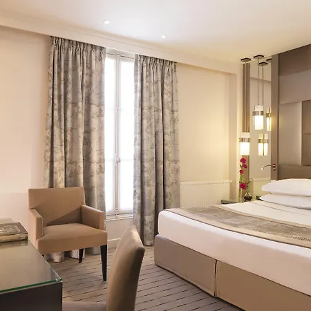 A La Des Artistes 3*